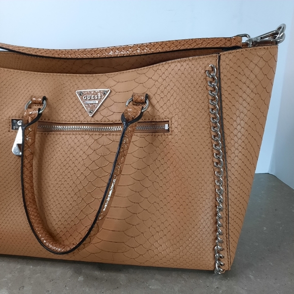 Guess Handbag Business Tote Large Camel Color Chain Accents Faux Snake Skin - Picture 4 of 14